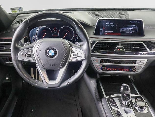 Photo of 2019 Black Sapphire Metallic BMW 750
