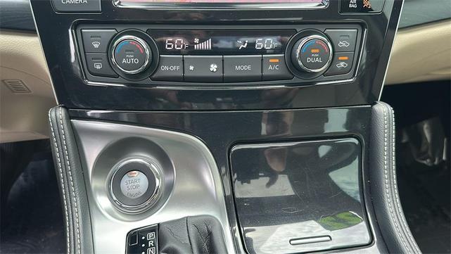 Photo of 2022 White Nissan Maxima