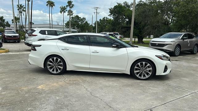 Photo of 2022 White Nissan Maxima