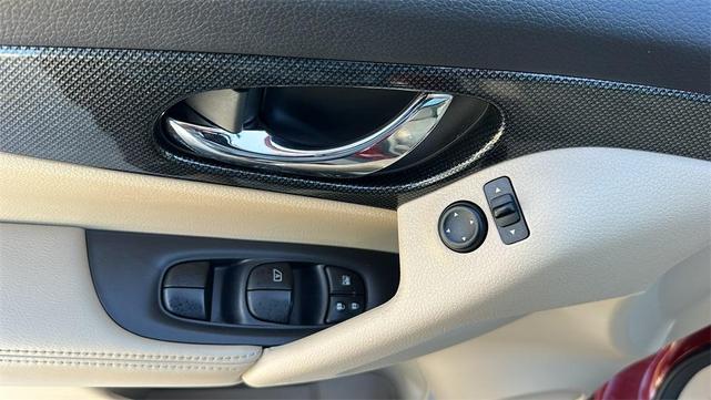 Photo of 2014 Cayenne Red Nissan Rogue