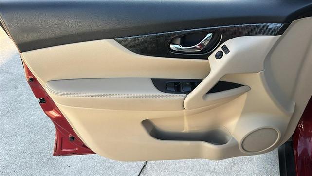Photo of 2014 Cayenne Red Nissan Rogue