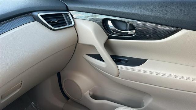 Photo of 2014 Cayenne Red Nissan Rogue