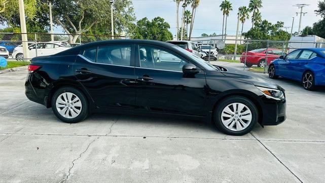 Photo of 2025 Black Nissan Sentra