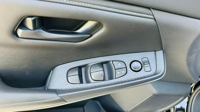 Photo of 2025 Black Nissan Sentra
