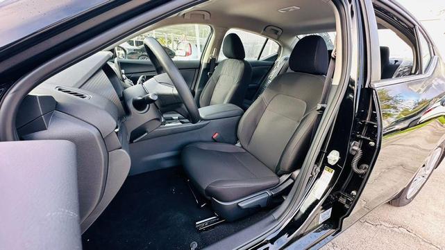 Photo of 2025 Black Nissan Sentra