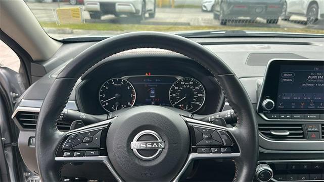 Photo of 2023 Brilliant Silver Metallic Nissan Altima