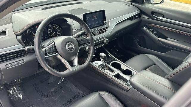 Photo of 2023 Brilliant Silver Metallic Nissan Altima