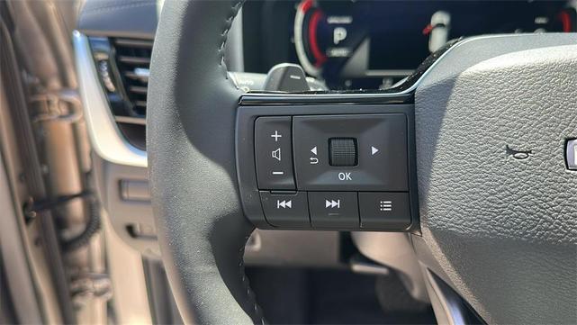 Photo of 2026 2t Chpn Blk Roo Nissan Rogue