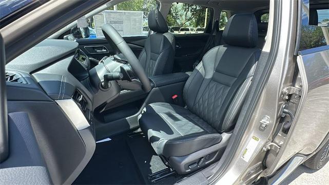 Photo of 2026 2t Chpn Blk Roo Nissan Rogue