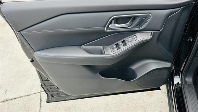 Photo of 2026 Black Nissan Rogue