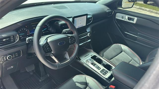 Photo of 2024 Star White Ford Explorer