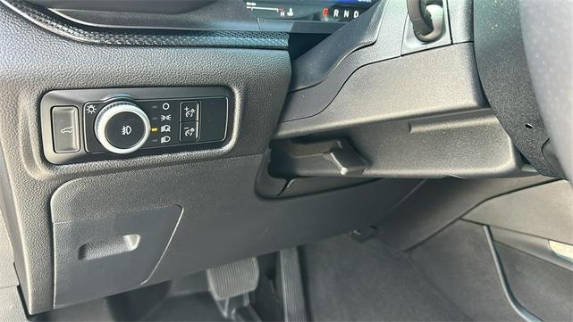 Photo of 2024 Star White Ford Explorer