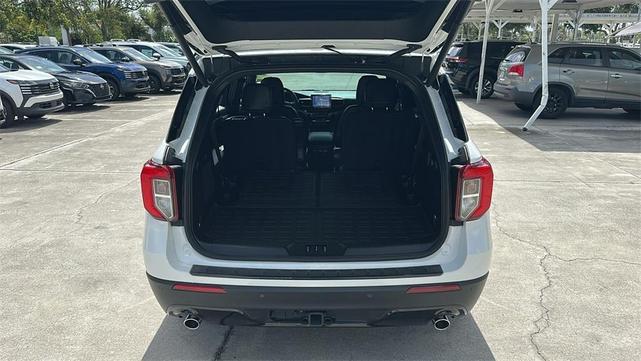 Photo of 2024 Star White Ford Explorer