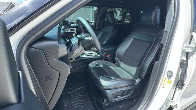 Photo of 2024 Star White Ford Explorer