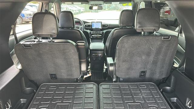 Photo of 2024 Star White Ford Explorer
