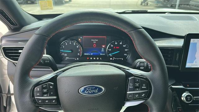 Photo of 2024 Star White Ford Explorer