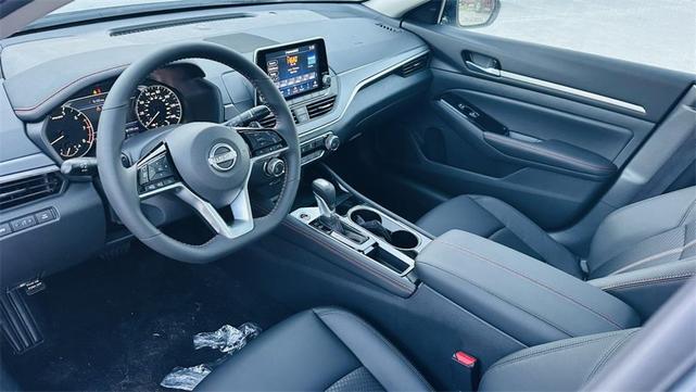 Photo of 2025 Brilliant Silver Metallic Nissan Altima