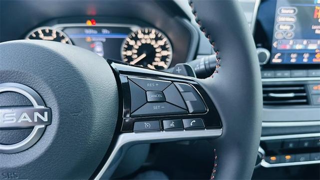 Photo of 2025 Brilliant Silver Metallic Nissan Altima
