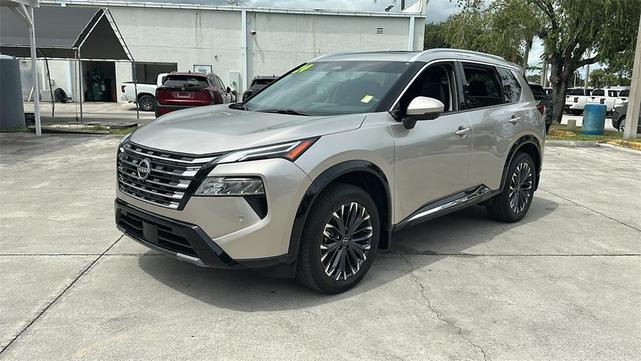 Photo of 2024 Champagne Silve Nissan Rogue