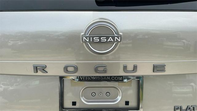 Photo of 2024 Champagne Silve Nissan Rogue