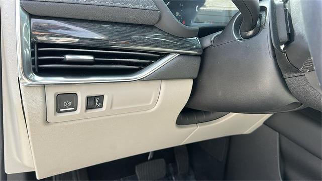 Photo of 2019 Crystal White Tri-Coat Cadillac XT4