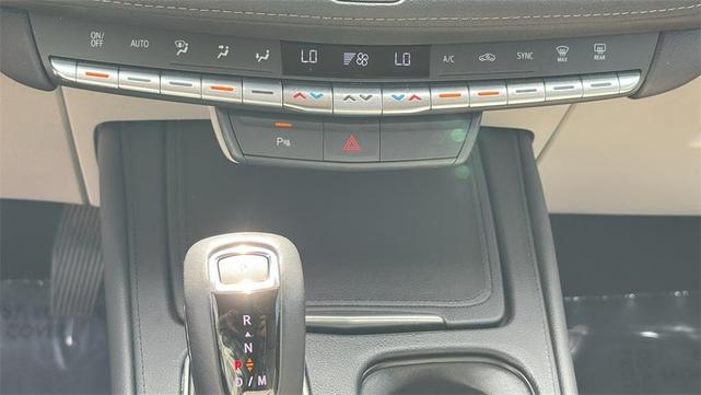 Photo of 2019 Crystal White Tri-Coat Cadillac XT4