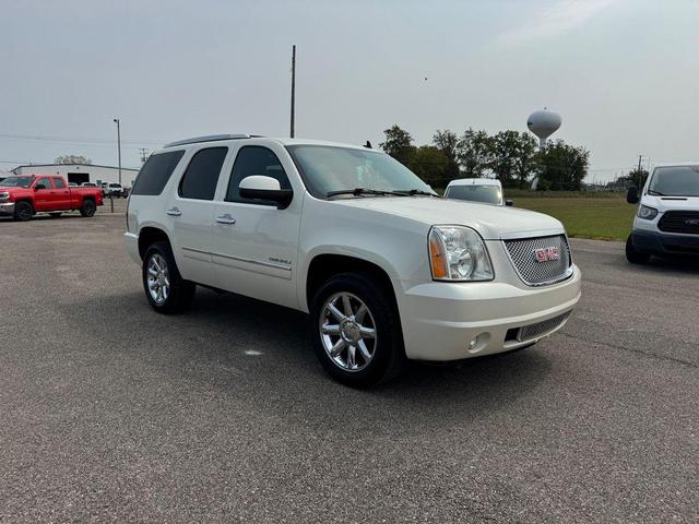 Photo of 2014 White Diamond Tricoat GMC Yukon