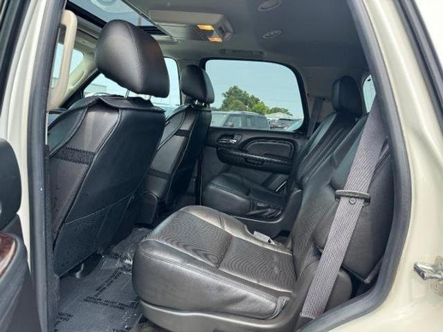 Photo of 2014 White Diamond Tricoat GMC Yukon