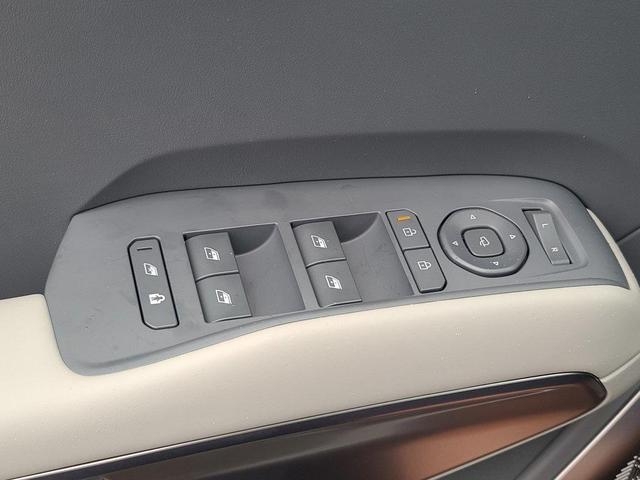 Photo of 2026 White Kia EV9