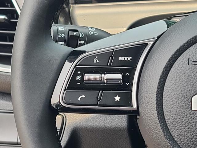 Photo of 2025 Snow White Pearl Kia Seltos