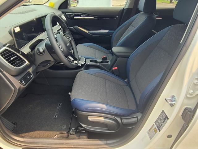 Photo of 2025 Snow White Pearl Kia Seltos