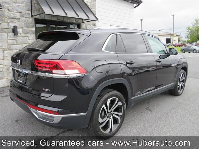 Photo of 2022 Deep Black Pearl Volkswagen Atlas Cross Sport