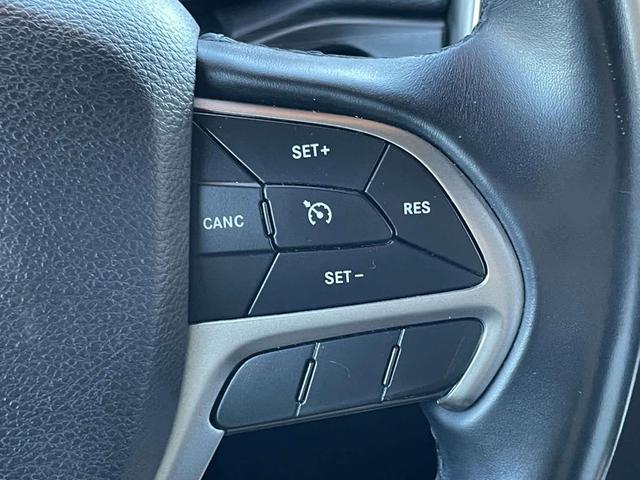Photo of 2019 Granite Crystal Metallic Clearcoat Jeep Grand Cherokee