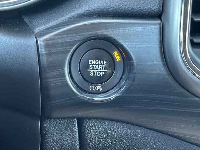 Photo of 2019 Granite Crystal Metallic Clearcoat Jeep Grand Cherokee