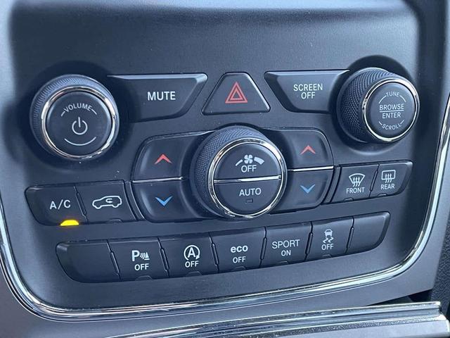 Photo of 2019 Granite Crystal Metallic Clearcoat Jeep Grand Cherokee