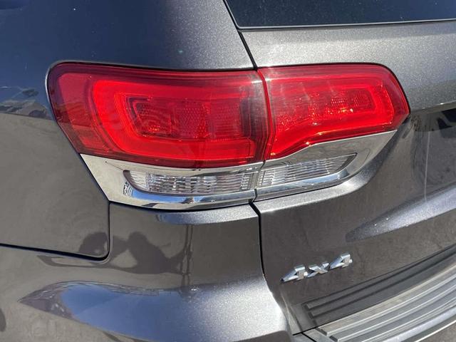 Photo of 2019 Granite Crystal Metallic Clearcoat Jeep Grand Cherokee