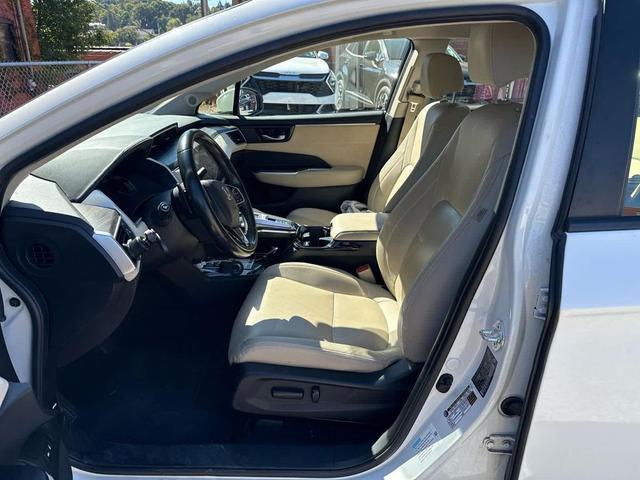 Photo of 2018 Platinum White Pearl Honda Clarity Plug-In Hybrid