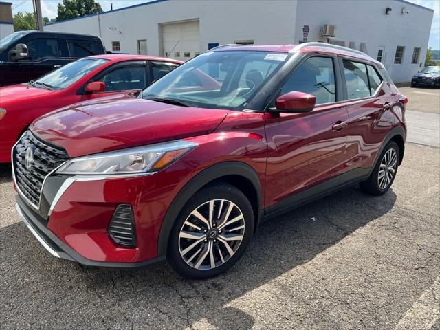 Photo of 2023 Scarlet Ember Tintcoat Nissan Kicks