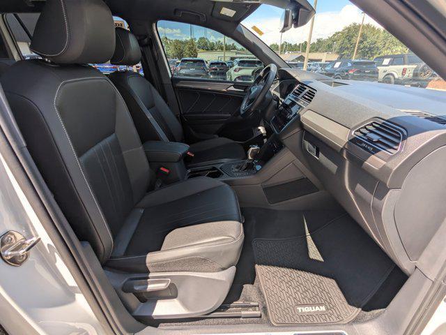 Photo of 2024 Platinum Gray Metallic Volkswagen Tiguan