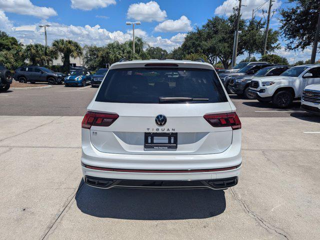 Photo of 2024 Platinum Gray Metallic Volkswagen Tiguan