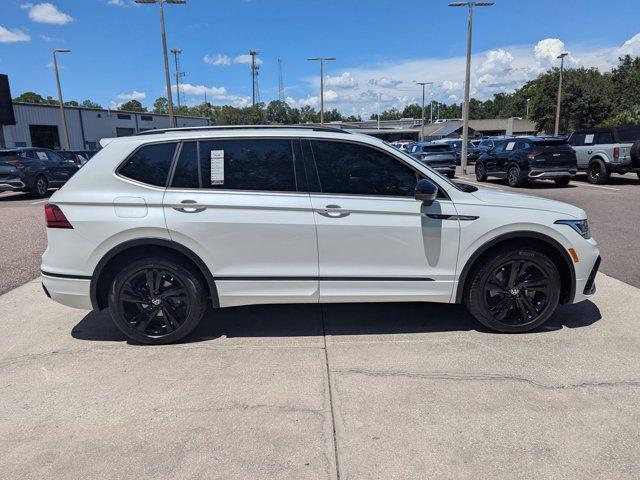 Photo of 2024 Platinum Gray Metallic Volkswagen Tiguan