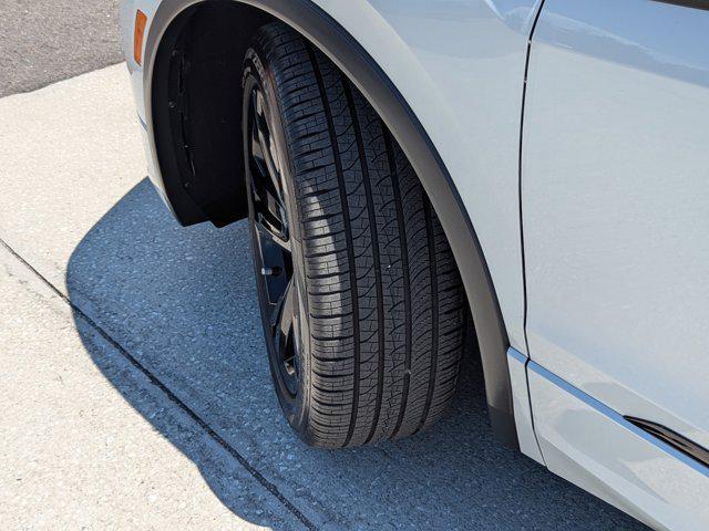 Photo of 2024 Platinum Gray Metallic Volkswagen Tiguan