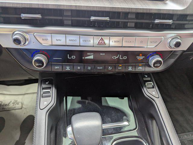 Photo of 2023 Everlasting Silver Kia Telluride