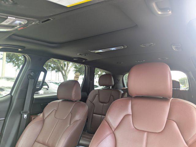 Photo of 2023 Everlasting Silver Kia Telluride