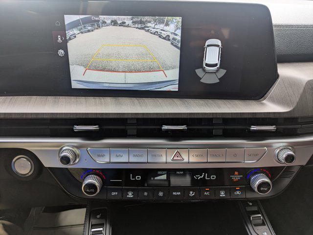 Photo of 2023 Everlasting Silver Kia Telluride
