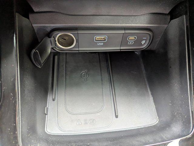 Photo of 2023 Everlasting Silver Kia Telluride
