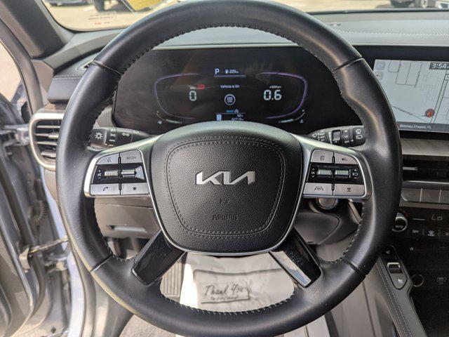 Photo of 2023 Everlasting Silver Kia Telluride