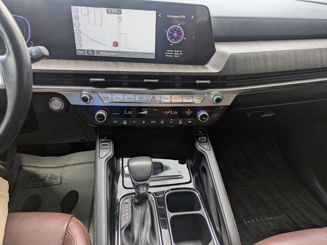 Photo of 2023 Everlasting Silver Kia Telluride