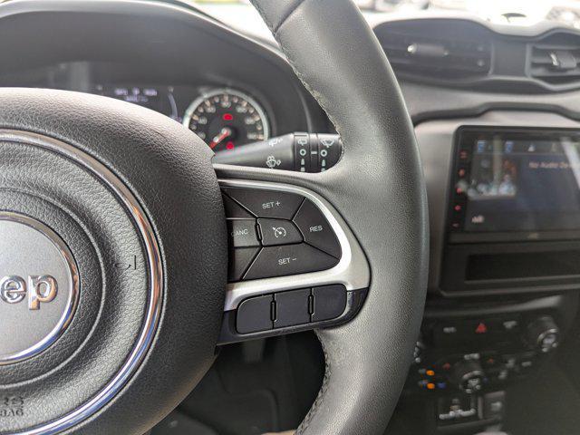 Photo of 2019 Glacier Metallic Clearcoat Jeep Renegade