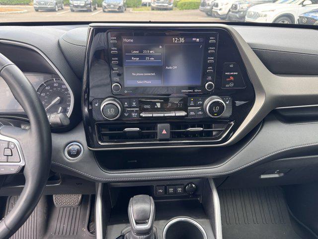 Photo of 2020 Midnight Black Metallic Toyota Highlander
